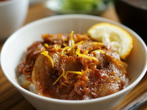 ゆず七味豚バラ丼